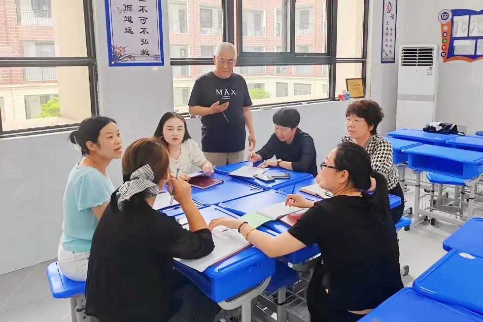灵宝市高新学校三大课程体系协同育人