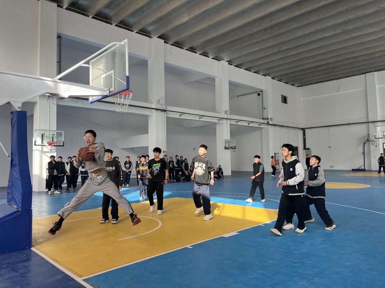 室内篮球场